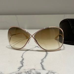 Tom Ford Miranda Sunglasses in Rose Gold with pearl arms. NWOT